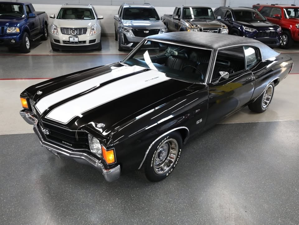 Front three-quarter view